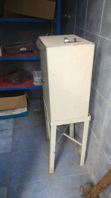 demir şkaf: Dəmir seyf kassa