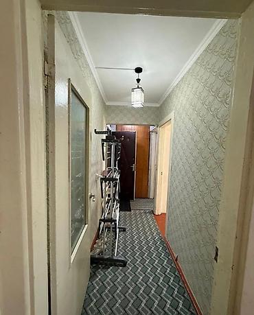 999: 2 комнаты, 44 м², 3 мкр 104 серия, 3 этаж, Косметический ремонт — 1