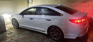 sonata 2003: Hyundai Sonata – ağ rəngli, sedan kuzovlu. Şık və aerodinamik dizayn — 3