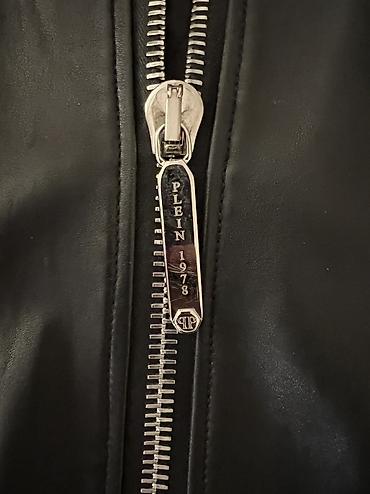 Kožne jakne: Prodajem original Philipp Plein koznu jaknu (meka jagnjeca koza). Par — 10