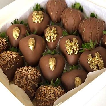 Кондитерские изделия, сладости: Сочнаяотборная клубника в бельгийском шоколаде дополняют друг друга — 3