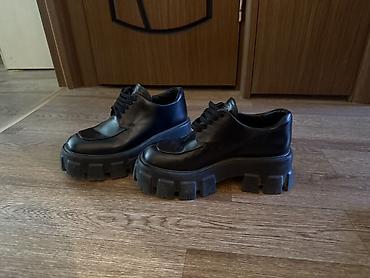 Лоферы, 36.5, Prada, Б/у, цвет - Черный, Платная доставка, Самовывоз at lalafo.kg Лоферы, 36.5, Prada, Б/у, цвет - Черный, Платная доставка, Самовывоз