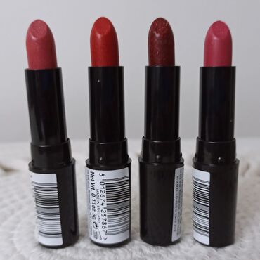 električna četka za uvijanje kose: Rimmel ruz za usne
052, 022