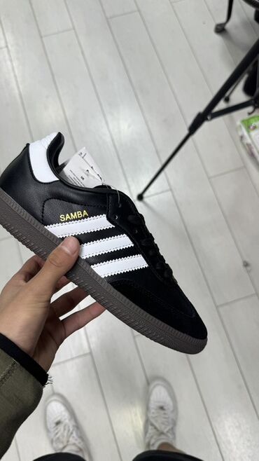 обувь адидас: Мужские кроссовки, 38.5, Adidas, Новый, цвет - Черный, Самовывоз, Платная доставка