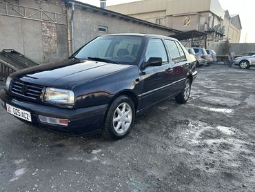 Volkswagen: Volkswagen Vento: 1994 г., 1.8, Механика, Бензин, Седан