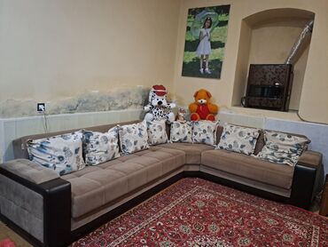 işlənmiş divan satılır: Künc divan satilir 550azn.acilir bazalidi olcu deqiq bilinmir.unvan