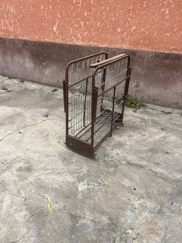 кресло токмок: Металлическая перегородка/ограждение с дверцей - Каркас из стальных