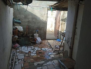 Həyət evləri və villaların satışı: 3 otaqlı, 2 kv. m, Təmirsiz — 11