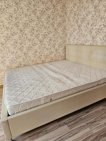 Двуспальная кровать, Б/у, С матрасом, длина - 200 см at lalafo.kg Двуспальная кровать, Б/у, С матрасом, длина - 200 см