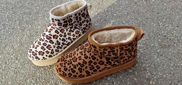 Ugg obuća: Ugg čizme — 9