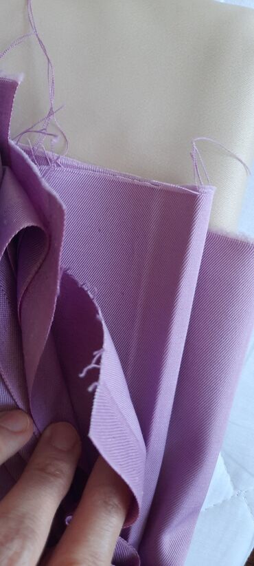 Parçalar: Parçalar.bənövşəyi 8 manat.Bej 25 manat.şifon 10 manat .Yaşıl güllü 13 — 4