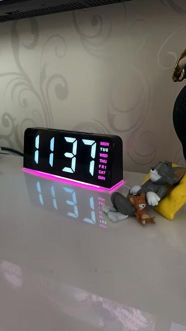flaše: Kul stilski LED digitalni budilnik | Dvostruki alarm, prikaz vremena i — 1