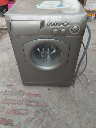 soyuducu ehtiyat hissələri: Ariston markalı gümüşü rəngli paltaryuyan maşın. Mexaniki idarəetmə