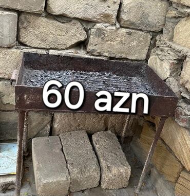 Бочки: Manqal – metal gövdəli, dörd ayaqlı model. - Kömür/odunla işləmə üçün