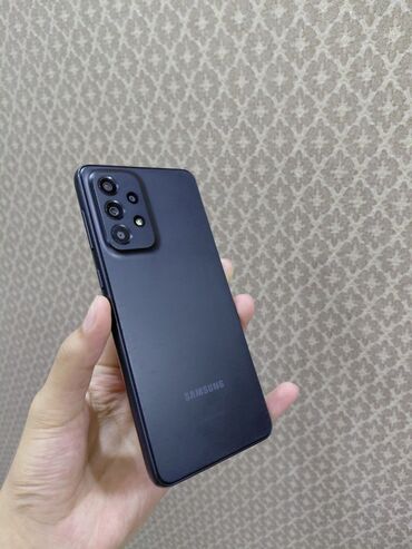 ош ишкаван: Samsung Galaxy A33 5G, Колдонулган, 128 ГБ, түсү - Кара, 2 SIM