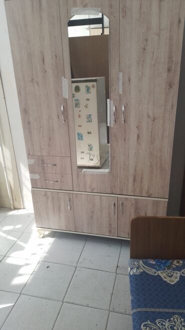 Dolablar: Yeni, Açılan, 3 qapılı Düz dolab, Dolab-asılqan, Türkiyə -da lalafo.az — 14 Dolablar: Yeni, Açılan, 3 qapılı Düz dolab, Dolab-asılqan, Türkiyə — 14