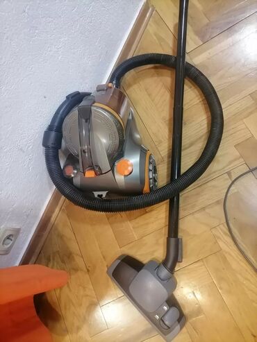 Vacuum Cleaners: Usisivač Gorenje 2100w bez kese dobar. Odličan Usisivač