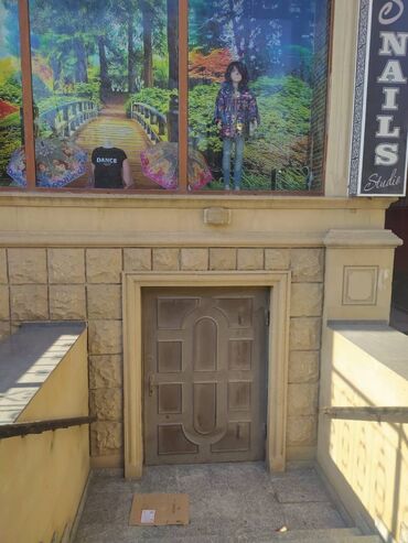 Mağazalar: Binəqədi rayon ərazisində 4 mərtəbəli tam təmirli, 700 kv sahəsi olan — 6