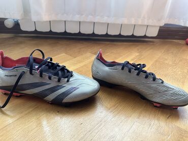 idman mallar: Adidas predator leuge fg modeli satılır. 43,5 razmerdi. Tam orjinaldı