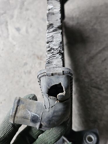 Радиаторы: Радиатор охлаждения двигателя Renault Twingo 1.2, 2003г.в. Оригинал — 2