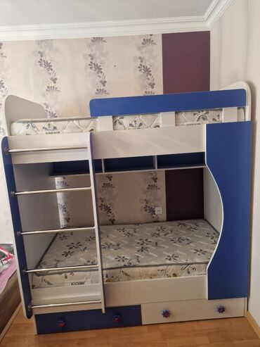 Qida məhsulları: Oğlan üçün, İşlənmiş, Çarpayı, Matras ilə, Siyirməli, Taxta