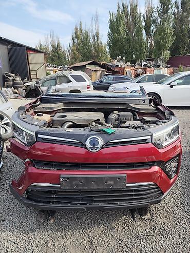 Передняя часть автомобиля SsangYong Тиволи (поколение с характерной