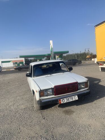 продаю аварийная авто: ВАЗ (ЛАДА) 2107: 2004 г., 1.5 л, Механика, Бензин, Седан