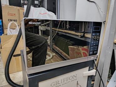 Сепараторы: Микроволновка Sharp, Отдельностоящая, С микроволнами, цвет - Серый, Б/у