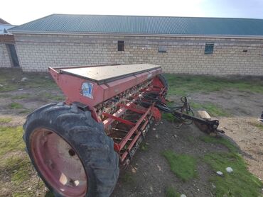 Digər kənd təssərüfat avadanlığı: Kənd təsərrüfatı üçün səpin texnikası – traktorla qoşulan taxıl səpən — 9