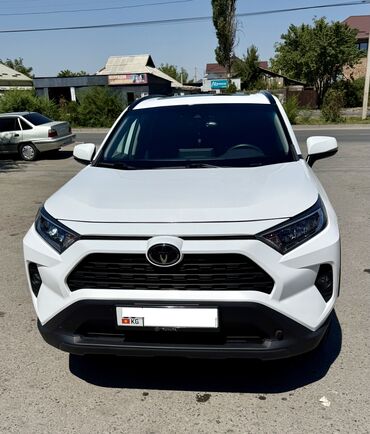 панорама на легаси: Продается Toyota RAV4 XLE Premium 2019 года, полный привод (AWD) из
