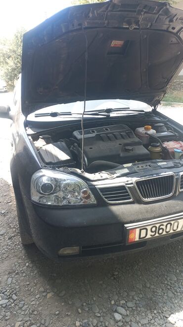 срочно продам авто в связи с переездом: Chevrolet Nubira: 2003 г., 1.6 л, Механика, Бензин, Седан