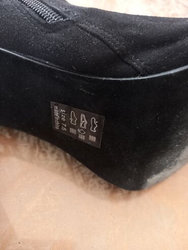 Çəkmələr: Amerikadan sifariş edilib. Çox uzundur, dizdən yuxarıdır, botforddur — 4