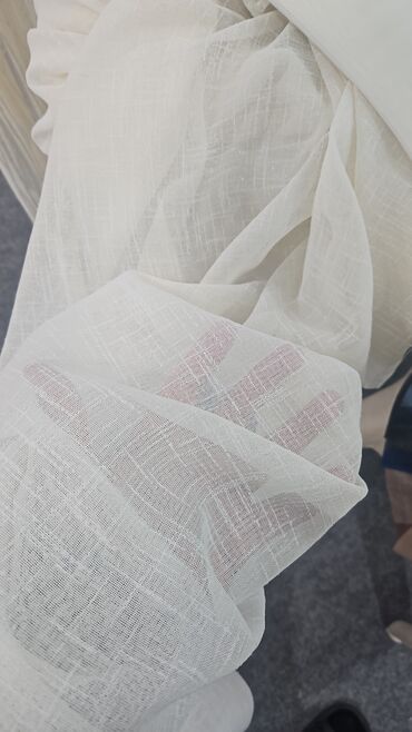 Parçalar: Ağ rəngli, şəffaf tül parça. Yüngül və zərif görünüşü ilə pərdələr — 6