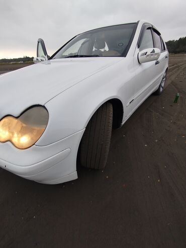 Mercedes-Benz: Mercedes-Benz C-Class: 2 l | 2002 il Sedan — 2