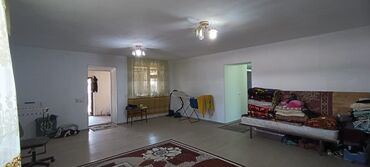 продажа домов в городе бишкек: 65 м², 3 комнаты, Старый ремонт Без мебели