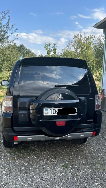 Mitsubishi: Mitsubishi Pajero (IV nəsil) SUV - Gövdə: 5 qapılı, qara rəng, tam — 5