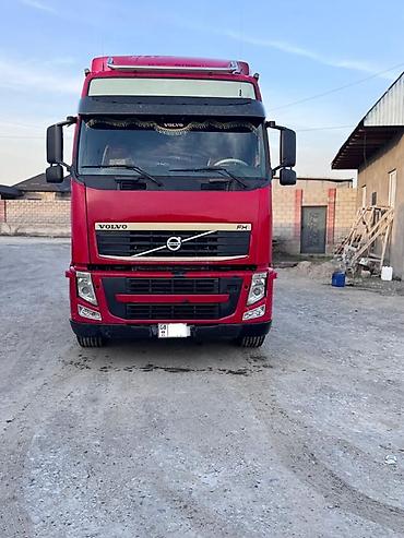 скитер: Тягач, Volvo, 2011 г., Без прицепа — 1