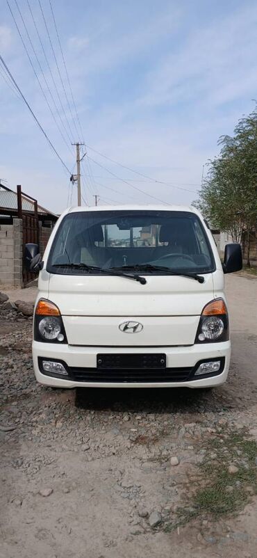 Легкий грузовой транспорт: Легкий грузовик, Hyundai, Стандарт, 2 т, Б/у