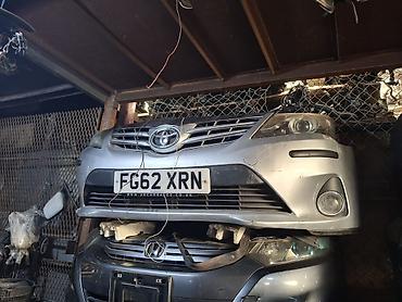 Передний бампер в сборе для Toyota Avensis (рестайлинг около 2012 г.