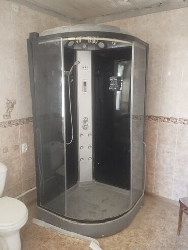туалетные кабинки: Кабинка душовой