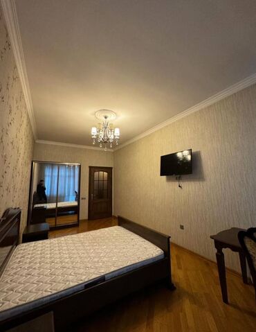 Uzunmüddətli kirayə mənzillər: Tibb Universiteti yaxınlığında 16 mərtəbəli binanın 4-cü mərtəbəsində — 7