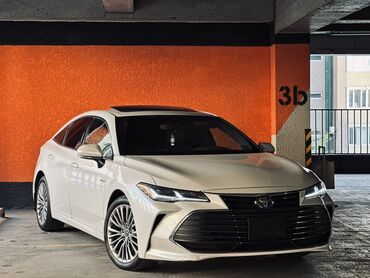 срочно продать машину: Toyota Avalon: 2019 г., 2.5 л, Вариатор, Гибрид, Седан