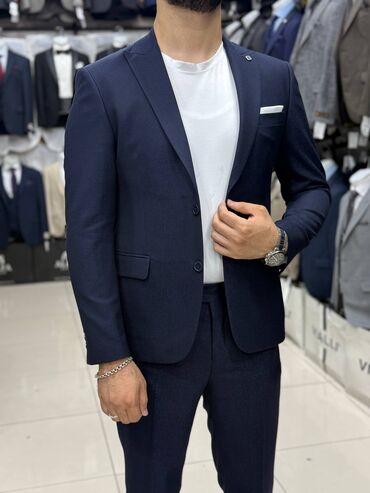 Kostyumlar: Kişi Kostyum Dəstləri - Klassik və modern kəsim: dar siluet, çiynə — 38