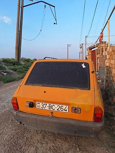 bmw e 39: Model: İstisna xarakterli sarı rəngli universal kuzovlu minik — 10
