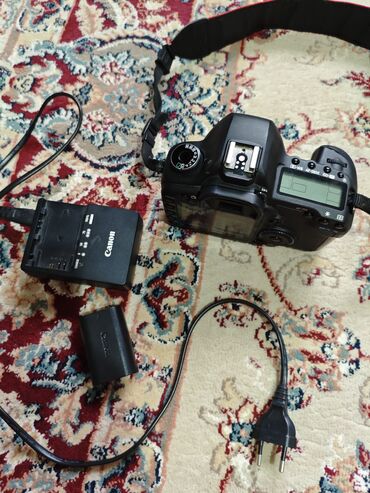 ноутбук самсунг i5: Зеркальная камера Canon EOS 5D Mark II в черном корпусе. В комплекте