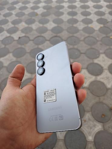 samaung s23: Samsung Galaxy S25, 256 GB, rəng - Gümüşü, İki sim kartlı — 5