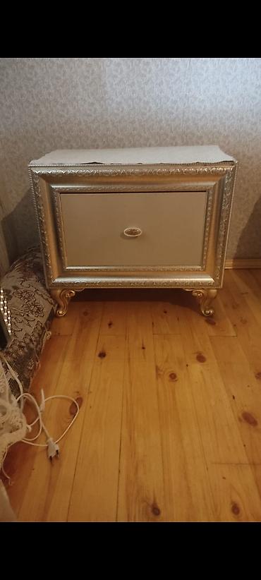 palid parket qiymetleri: Qonaq otağı mebel dəsti Tərkib: - Vitrin şkafı: üç şüşə rəf, güzgü — 6