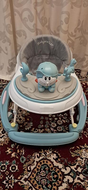 uşaq motoru: Uşaq gəzdirəcəyi (Babywalker) – mavi-ağ rəngdə - Dairəvi, sabit baza — 1