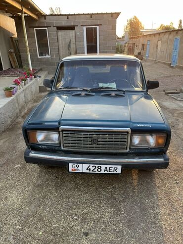 победа машина: Автомобиль ВАЗ-2107 зеленого цвета, седан. Карбюратор 1,6 
Абалы жакшы