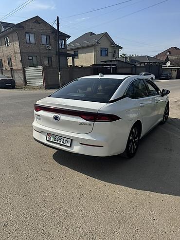 byd e3: GAC Aion S — современный электроседан в белом цвете. Основные — 1